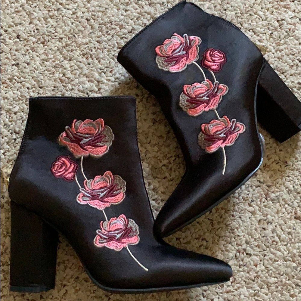 Charlotte Russe Booties - Picture 1 of 1